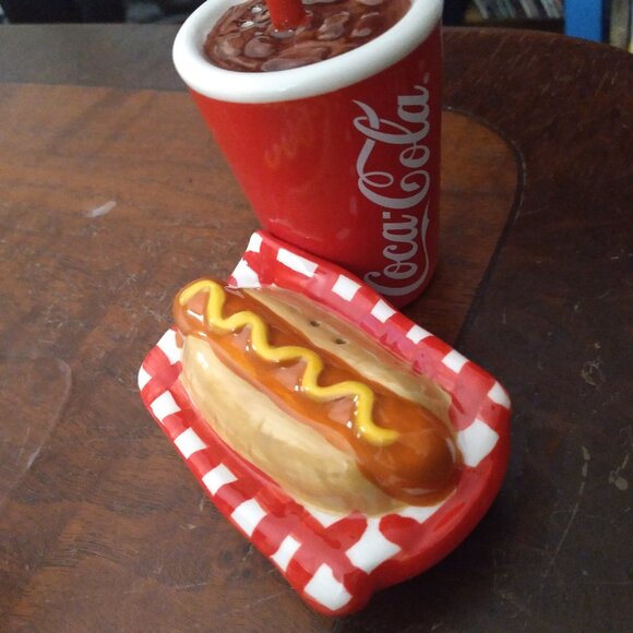 Coca Cola Salt and Pepper Shakers - NIB - Picture 1 of 7